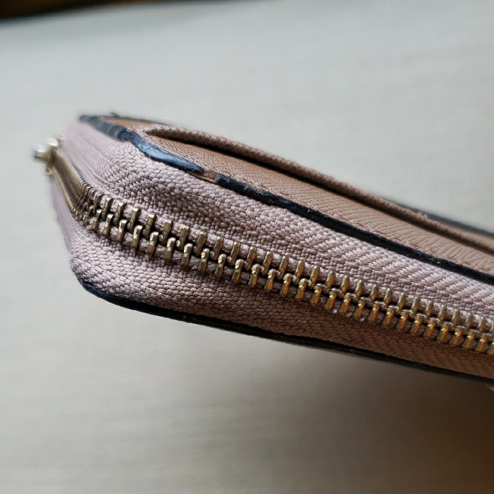 Kate Spade Black and Tan Wallet - Picture 9 of 17